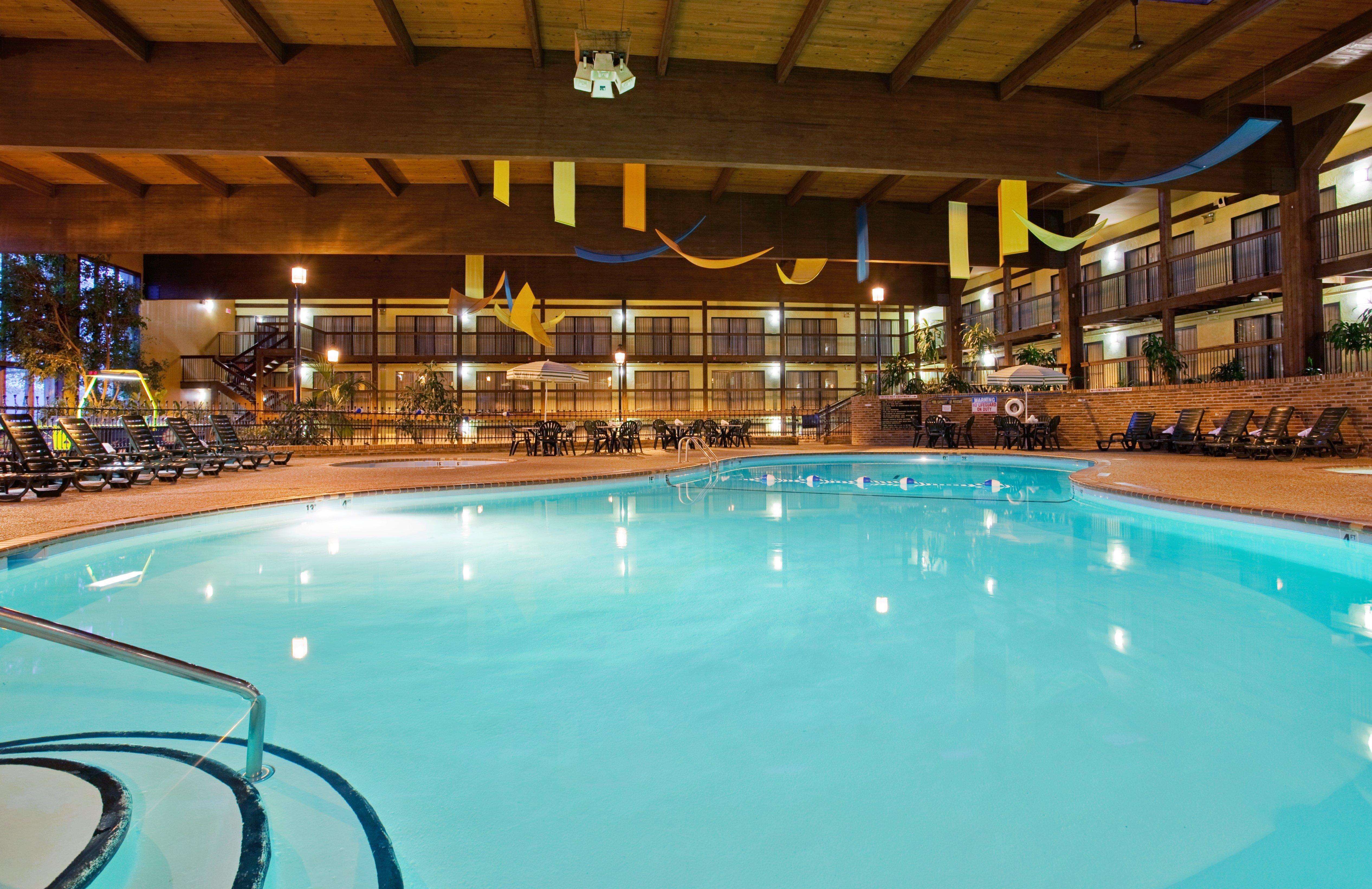 Holiday Inn At Six Flags Saint Louis By Ihg Юрика Экстерьер фото