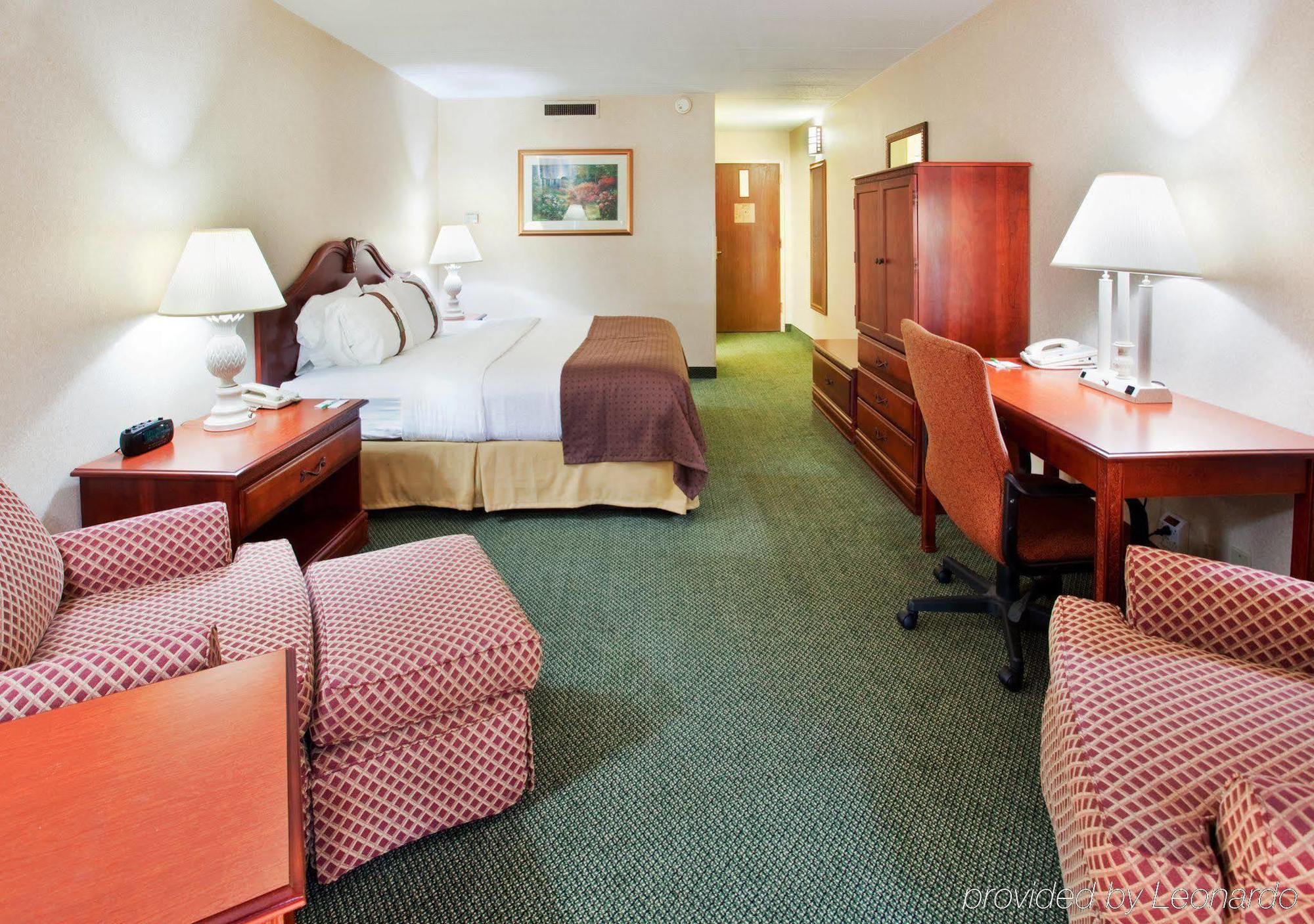 Holiday Inn At Six Flags Saint Louis By Ihg Юрика Номер фото